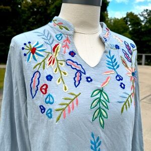 NWT Darling embroidered tunic